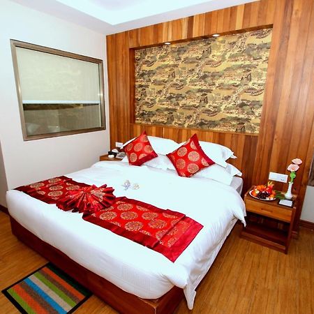 Gemsy Hotel Янгон Екстериор снимка
