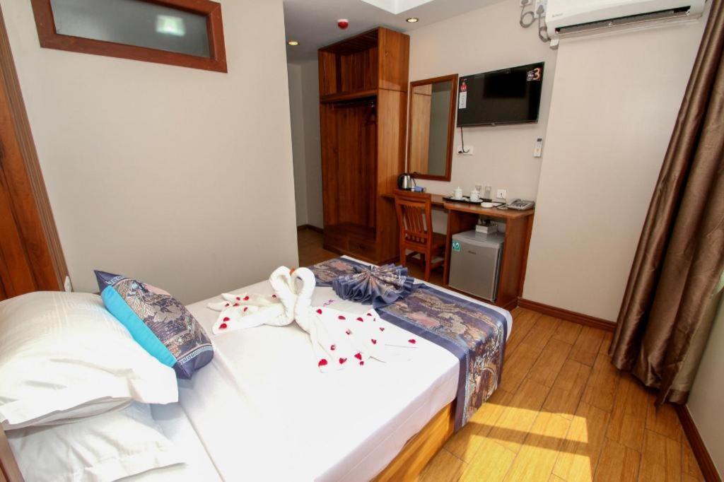 Gemsy Hotel Янгон Екстериор снимка