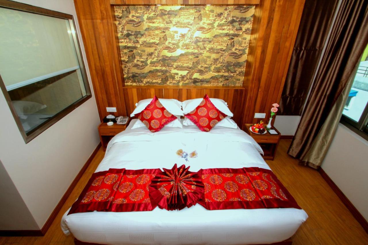 Gemsy Hotel Янгон Екстериор снимка