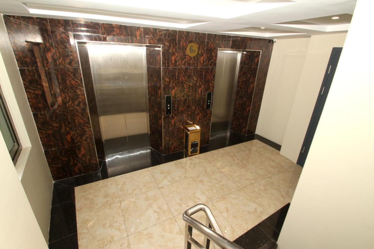Gemsy Hotel Янгон Екстериор снимка