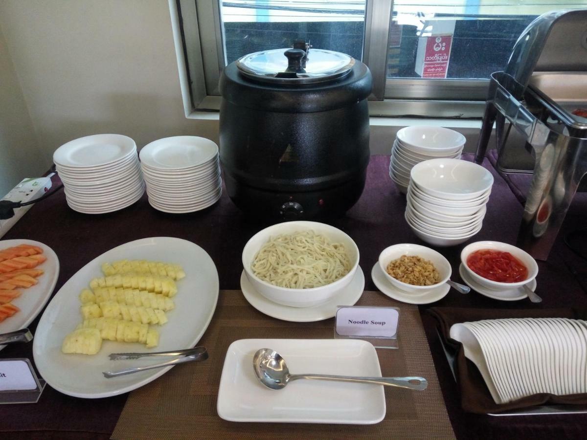 Gemsy Hotel Янгон Екстериор снимка