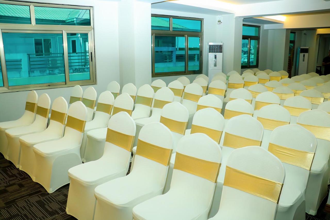 Gemsy Hotel Янгон Екстериор снимка